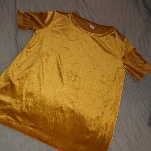Velvet yellow gold shirt
